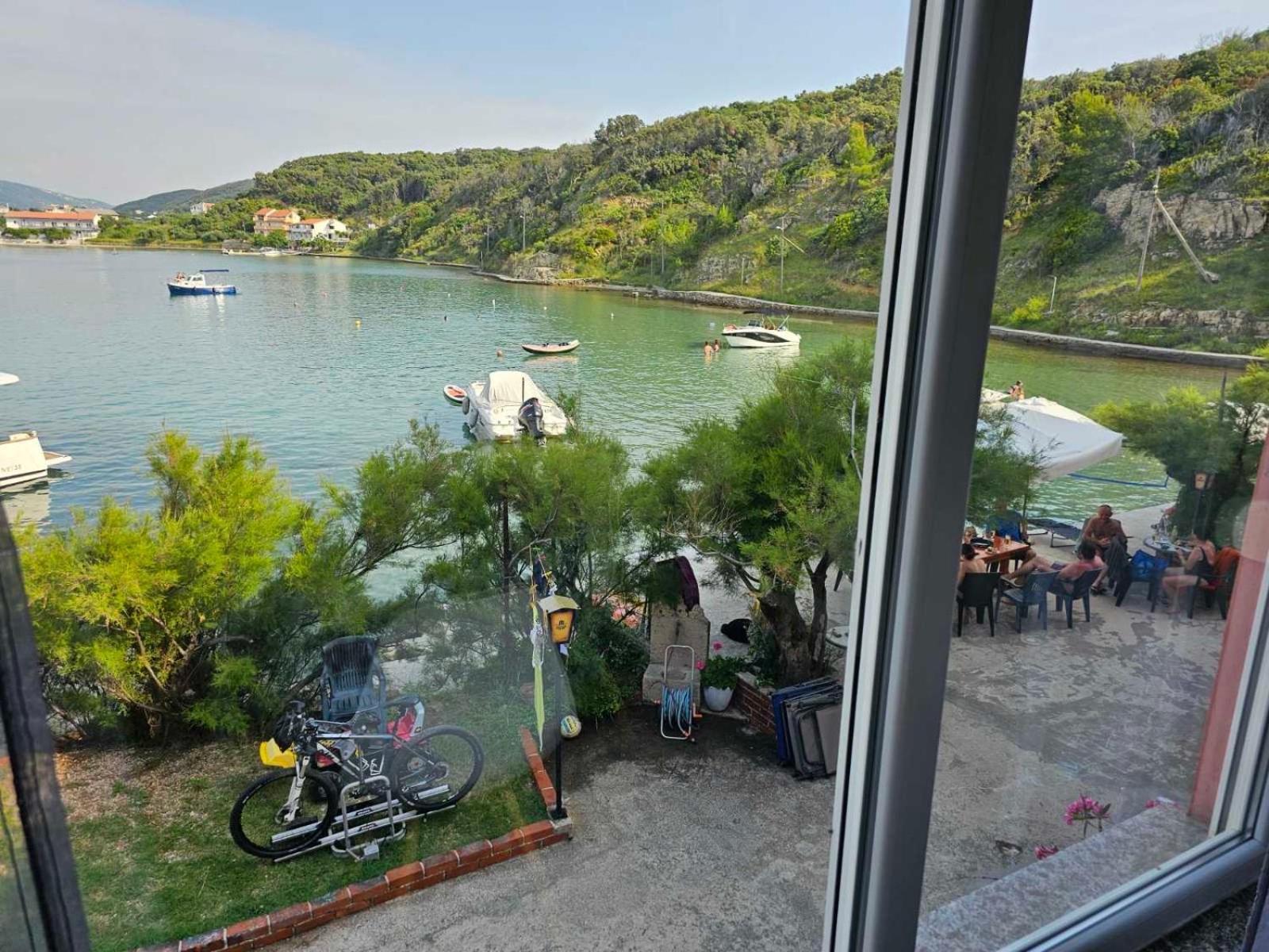 Apartments Zala Matusan Supetarska Draga Buitenkant foto