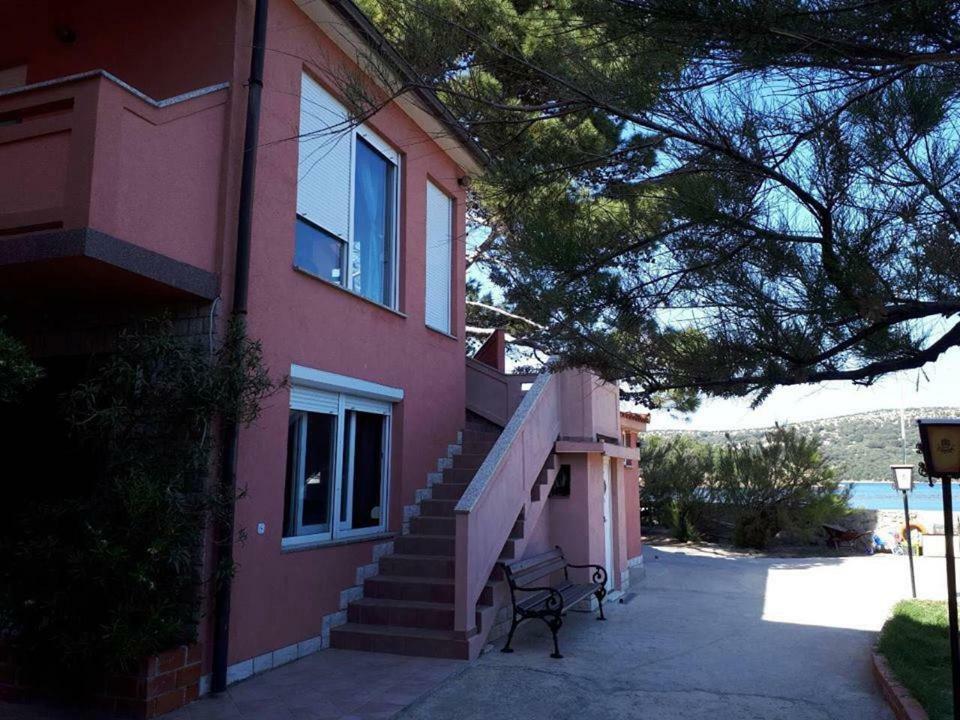 Apartments Zala Matusan Supetarska Draga Buitenkant foto